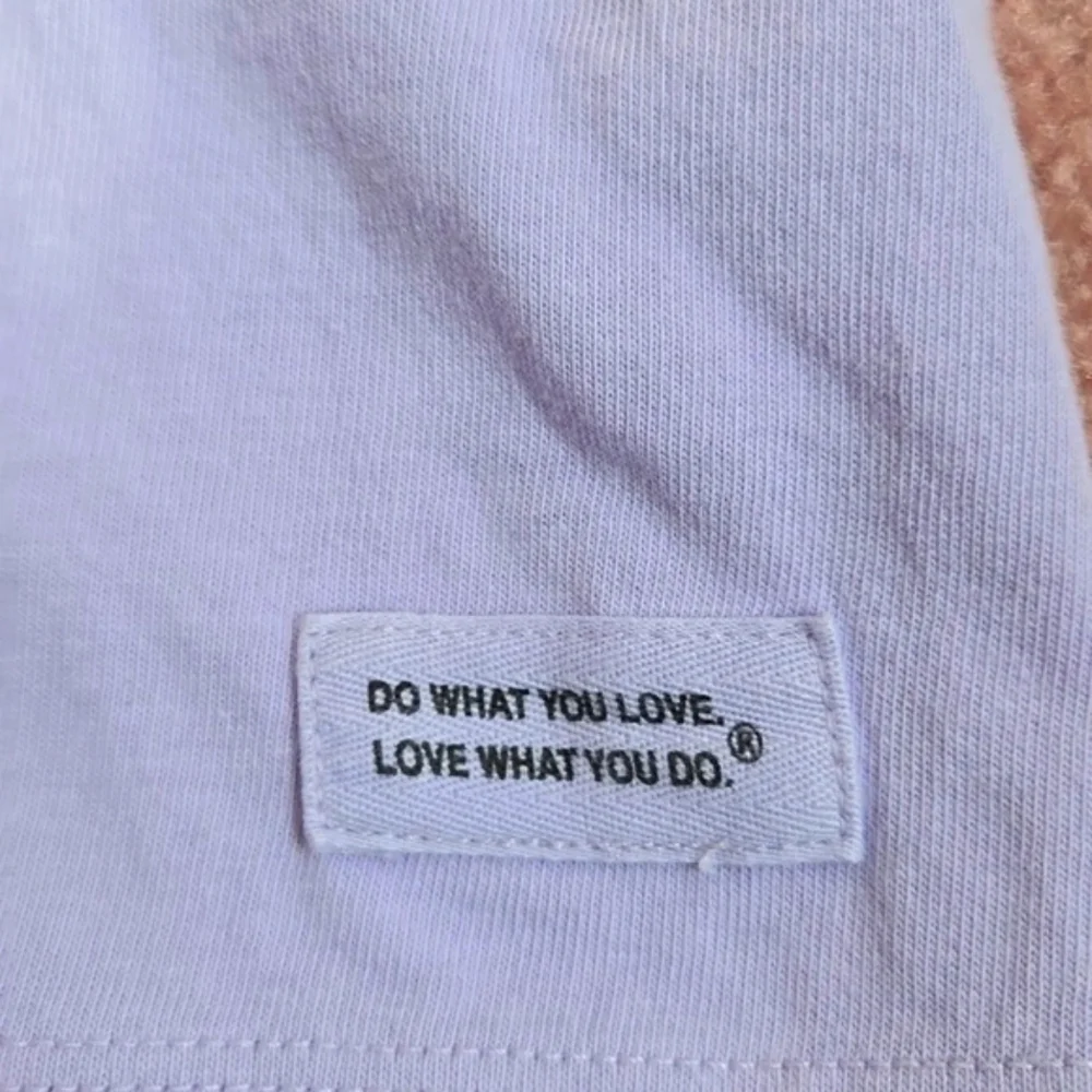 Life Is Good. XL Lavender Long Sleeve Shirt. Excellent condition - Picture 5 of 5